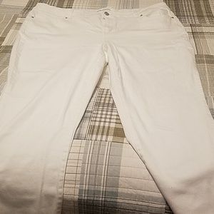 Maurices White Denim Capris